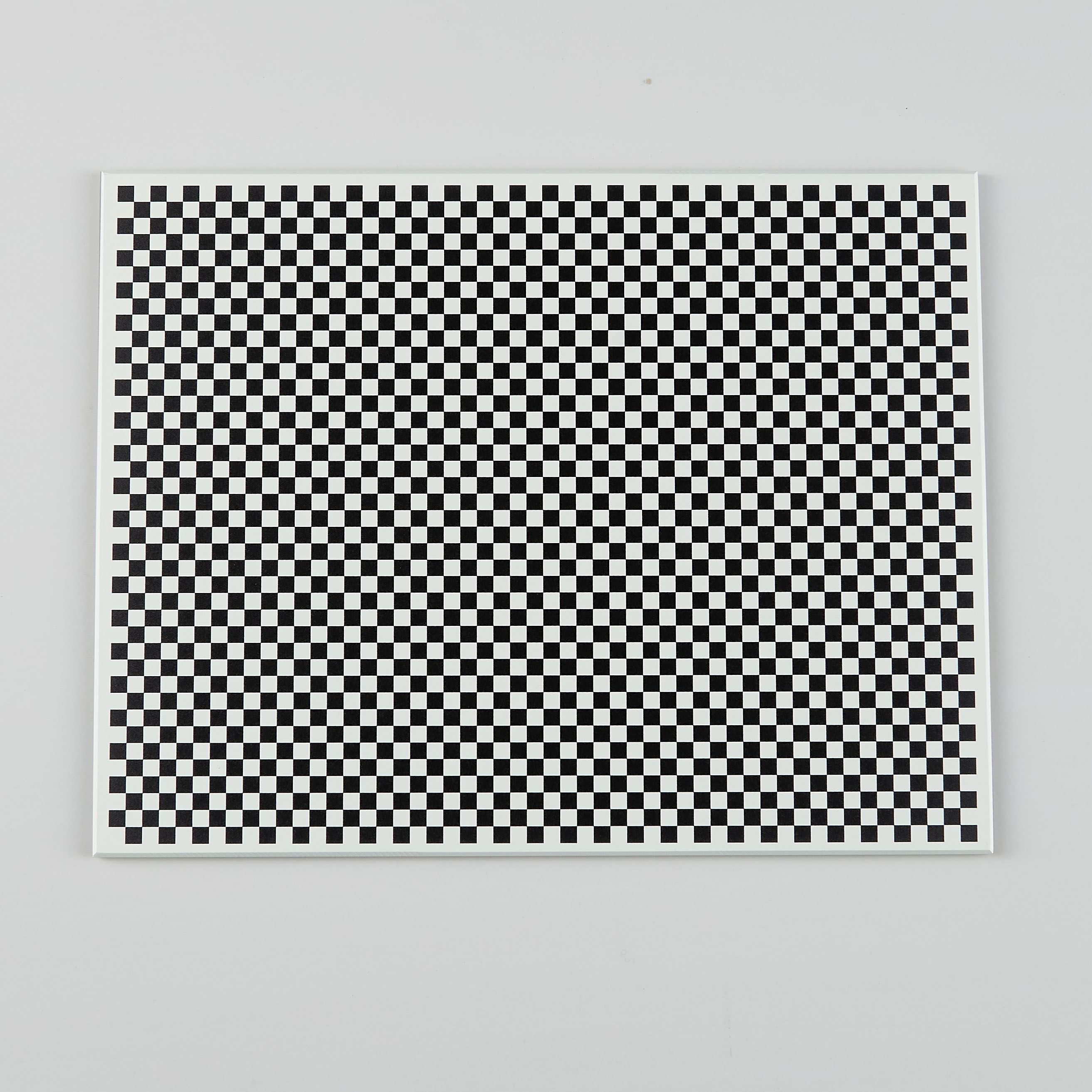 Ứng dụng và triển vọng của bảng hiệu chuẩn quang học trong ngành ô tô